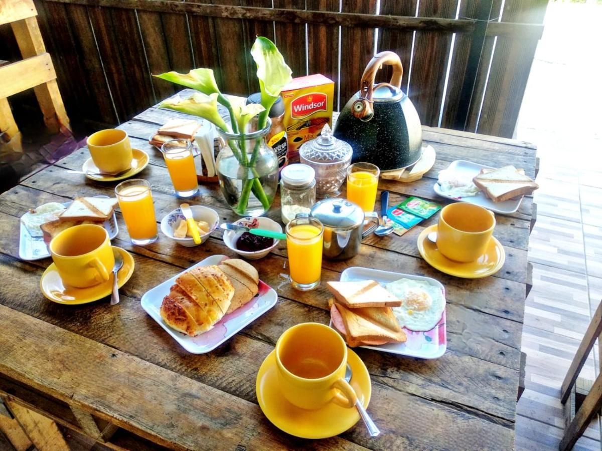 Residencial Moroni - Alojamiento En Cochabamba Bed & Breakfast ภายนอก รูปภาพ