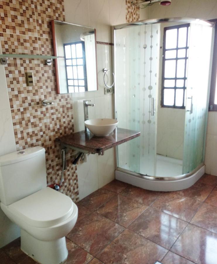 Residencial Moroni - Alojamiento En Cochabamba Bed & Breakfast ภายนอก รูปภาพ