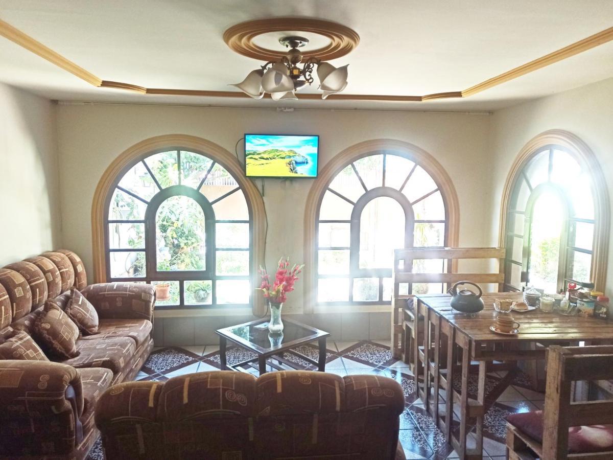 Residencial Moroni - Alojamiento En Cochabamba Bed & Breakfast ภายนอก รูปภาพ