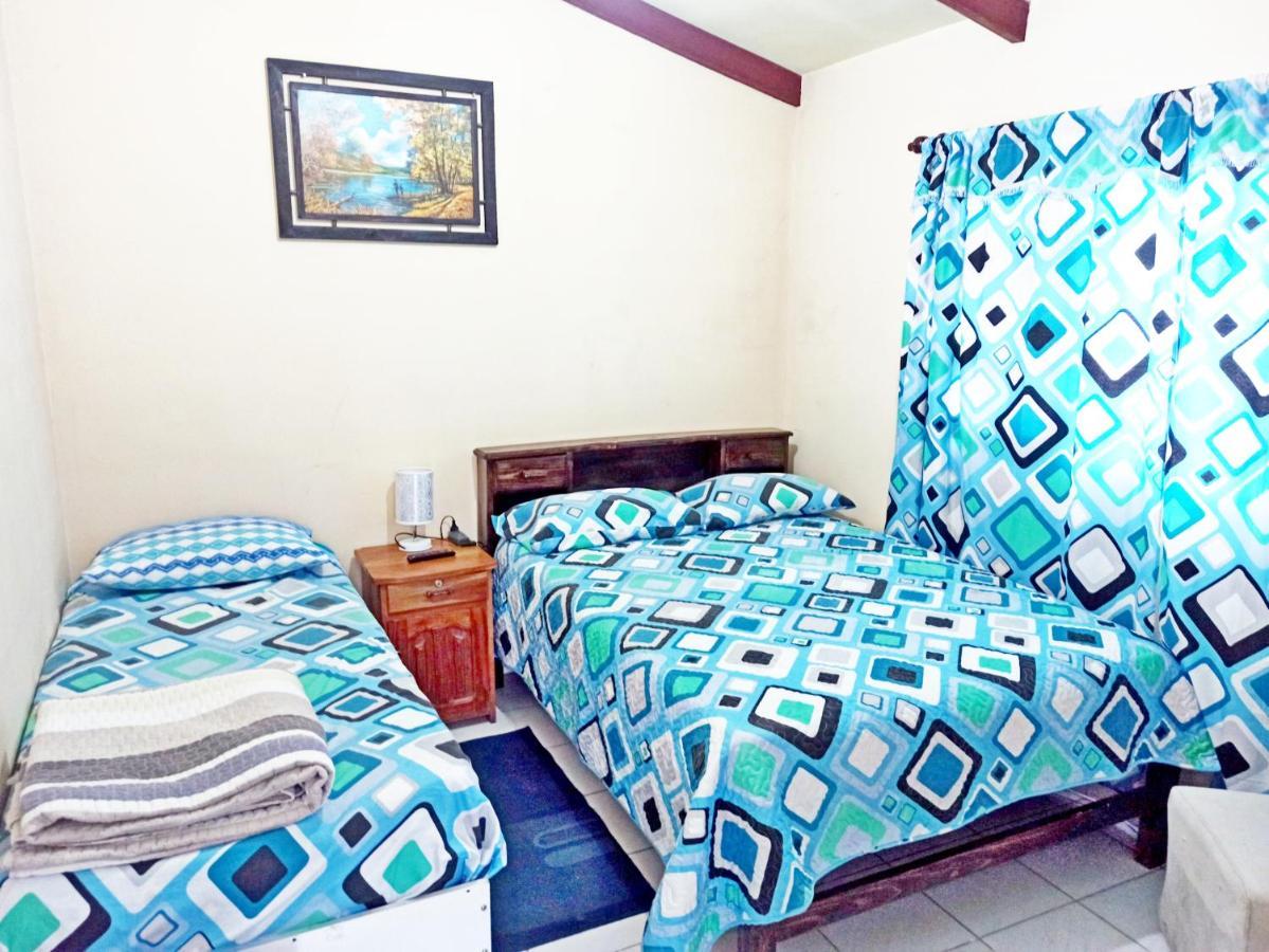 Residencial Moroni - Alojamiento En Cochabamba Bed & Breakfast ภายนอก รูปภาพ