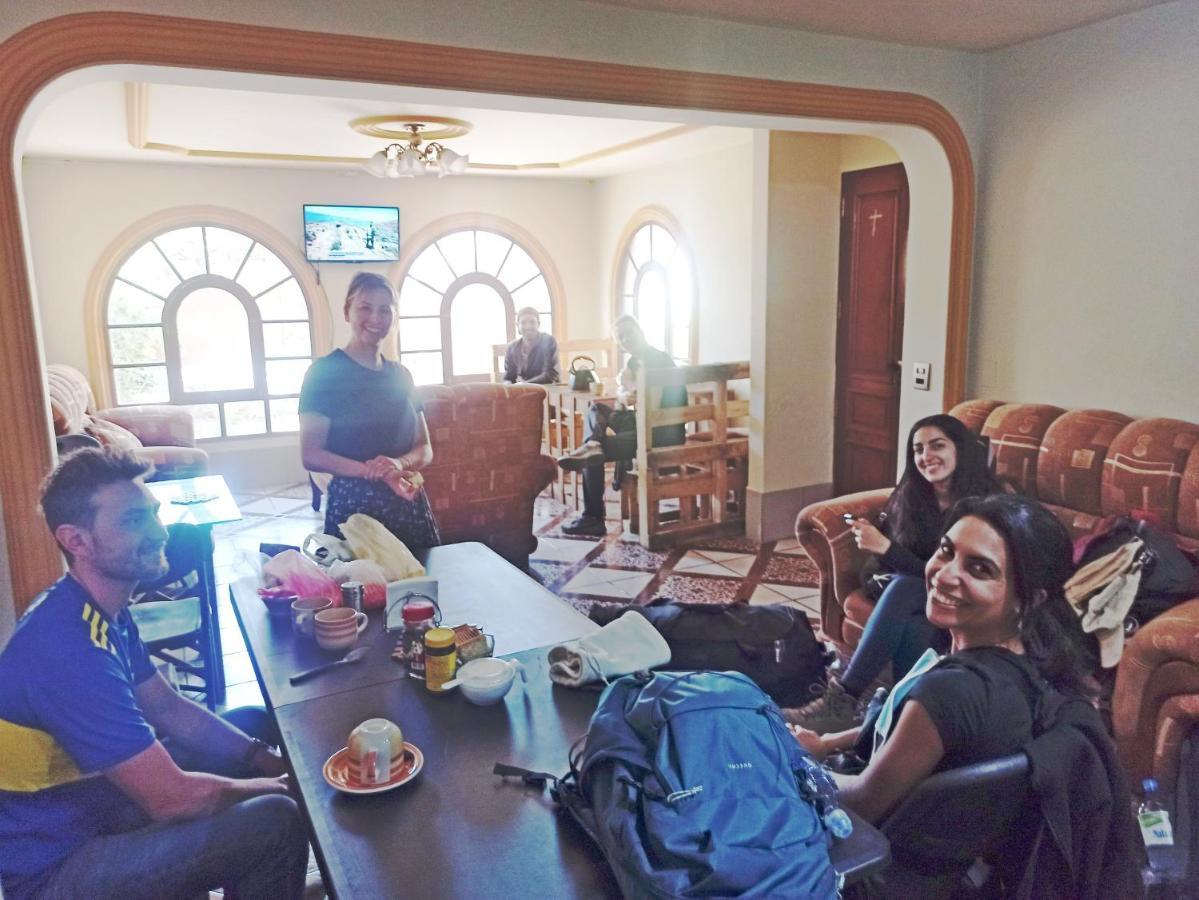 Residencial Moroni - Alojamiento En Cochabamba Bed & Breakfast ภายนอก รูปภาพ