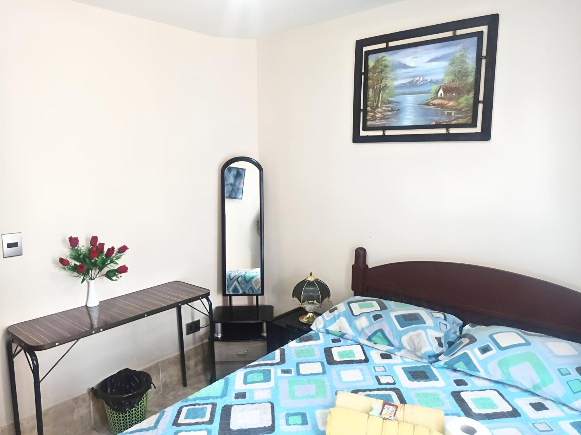Residencial Moroni - Alojamiento En Cochabamba Bed & Breakfast ภายนอก รูปภาพ