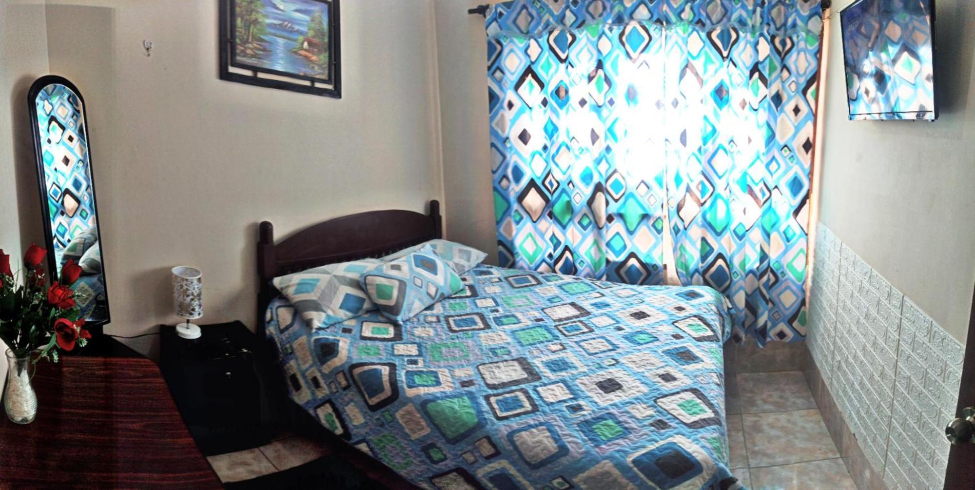 Residencial Moroni - Alojamiento En Cochabamba Bed & Breakfast ภายนอก รูปภาพ