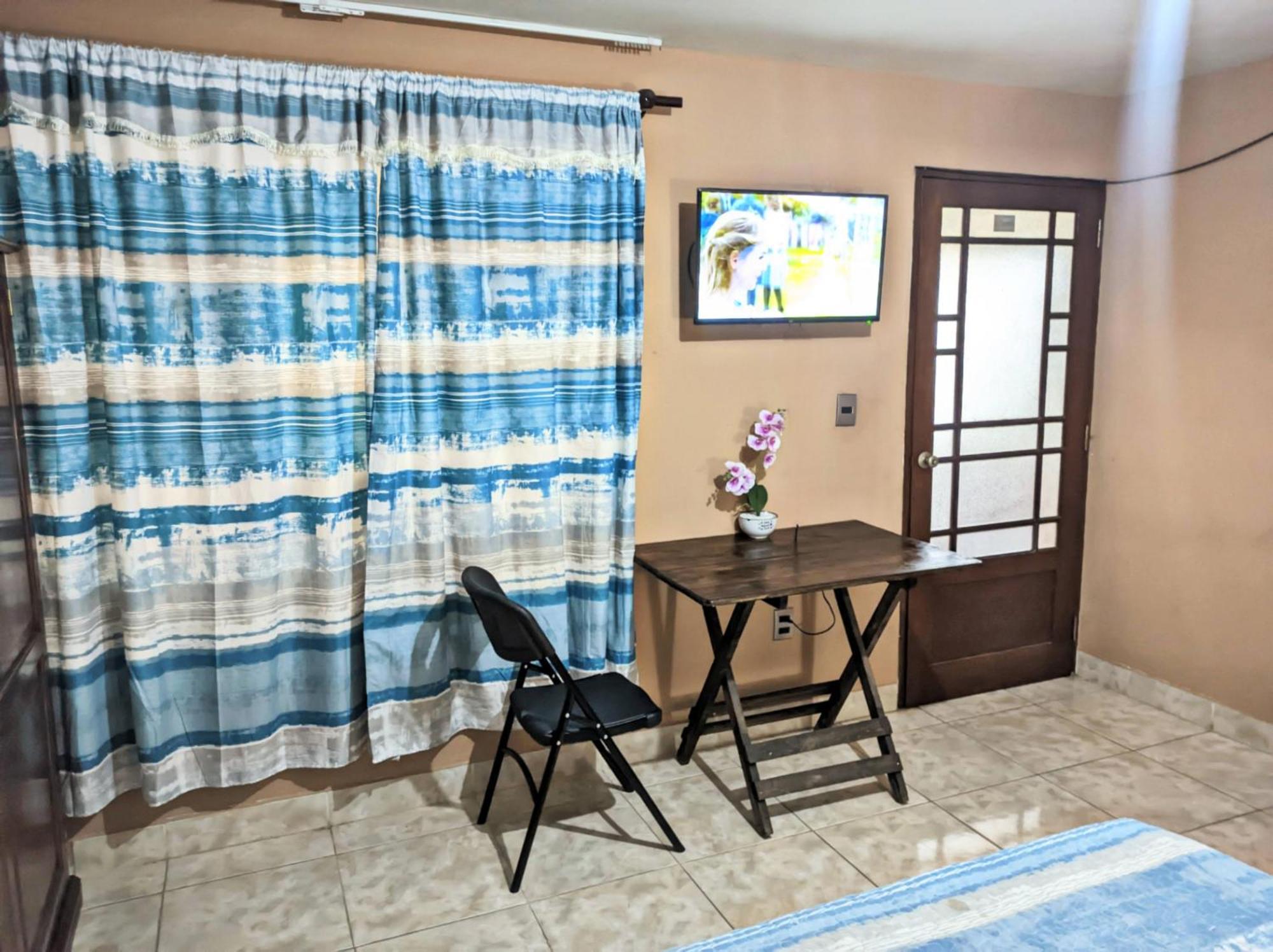 Residencial Moroni - Alojamiento En Cochabamba Bed & Breakfast ภายนอก รูปภาพ